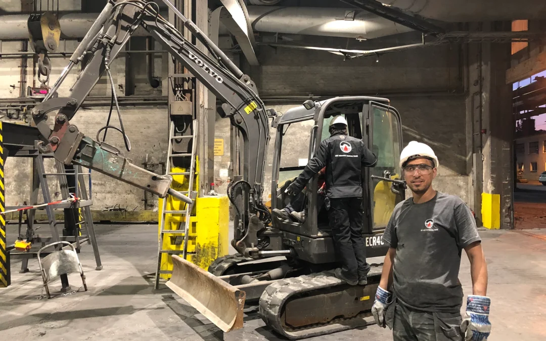 Ausbruch mit Bagger
