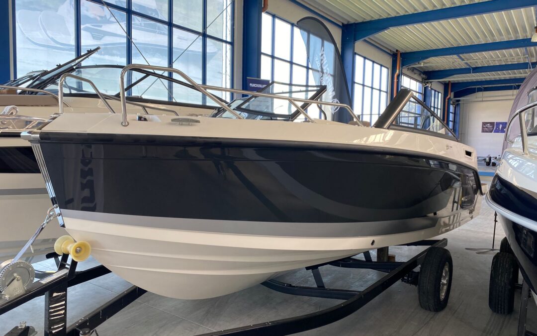 QUICKSILVER ACTIV 675 BOWRIDER mit Mercury F 175 XL V6 DS