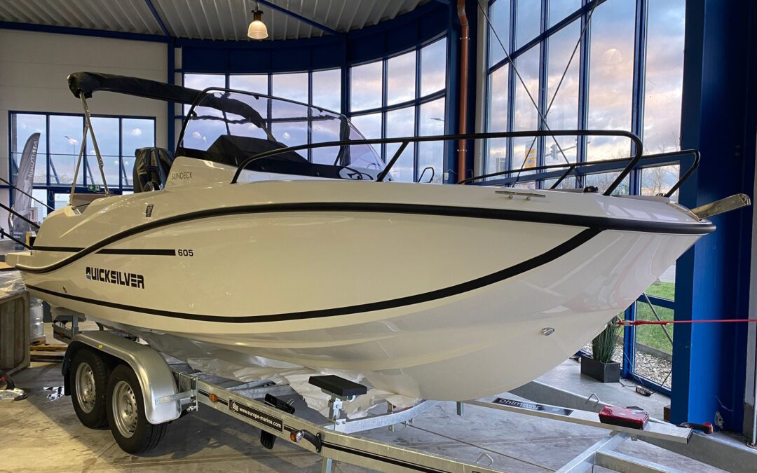 QUICKSILVER ACTIV 605 SUNDECK mit Mercury F 115 PRO XS