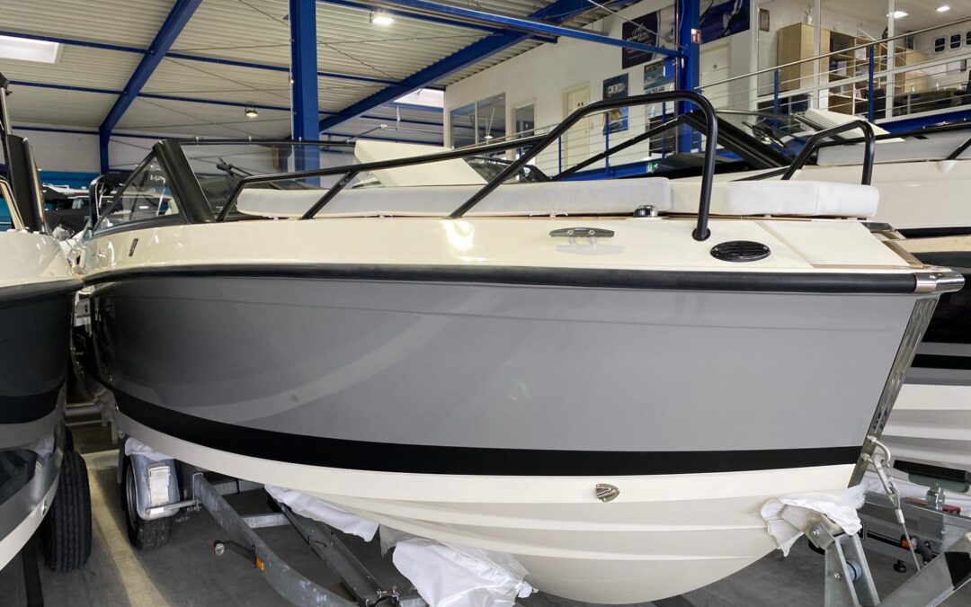 QUICKSILVER ACTIV 675 CRUISER